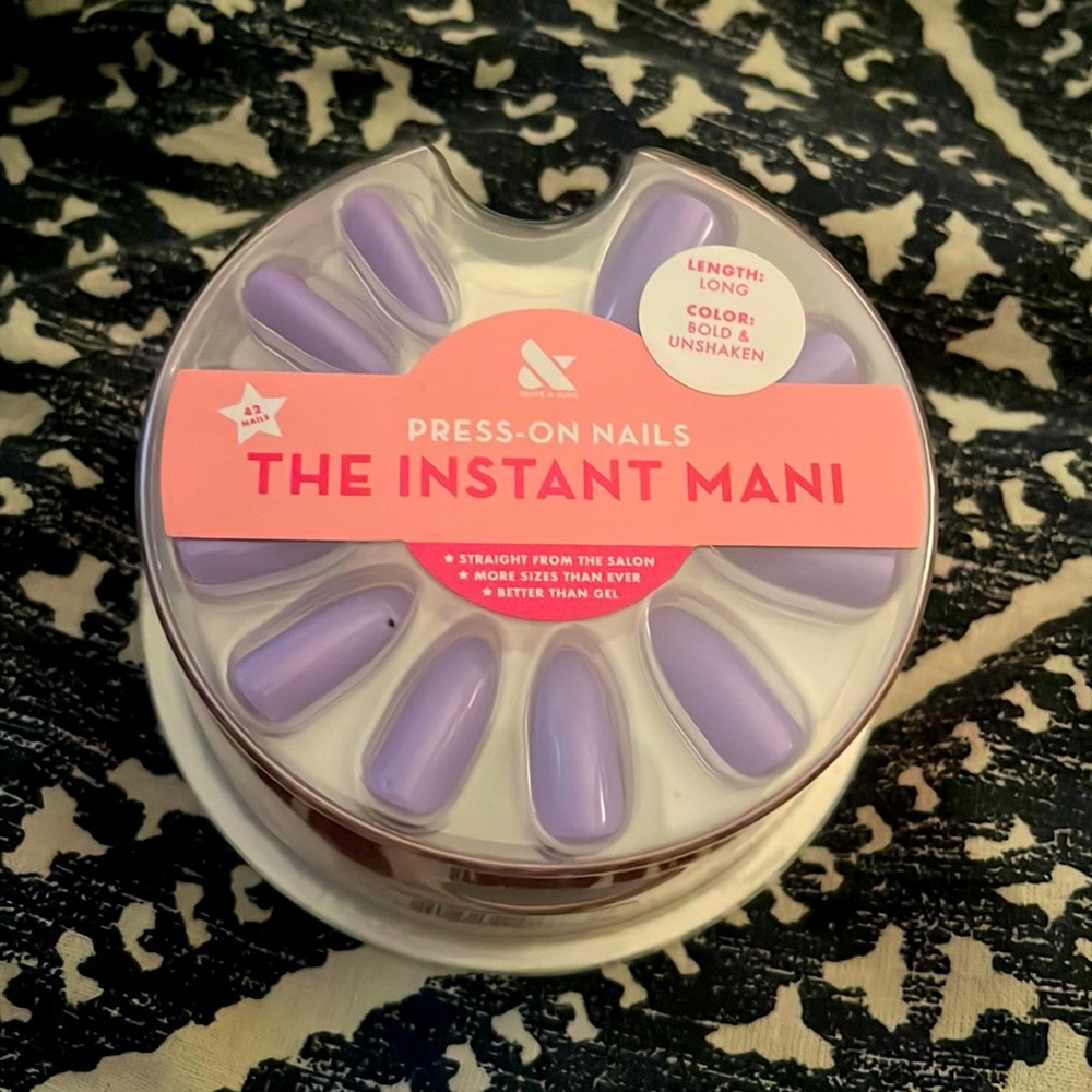 Olive & June Press-On Nails - The Instant Mani